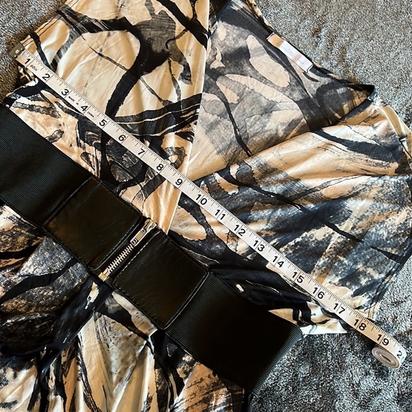 Charlotte Russe White Tan Black Elastic Splatter Waist Belt Surplice Top size M - Picture 6 of 8